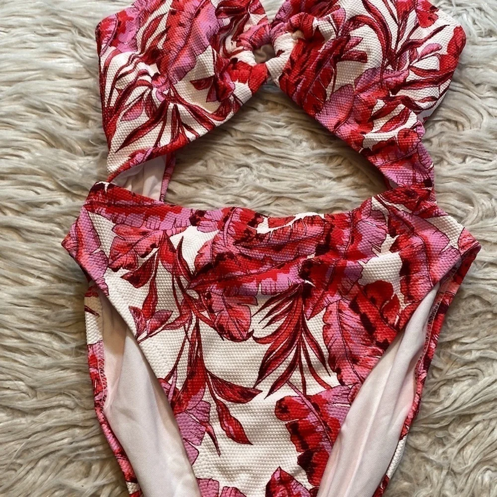 NWT Jessica Simpson Fuchsia Multi Palm O Ring Cut Out One Piece Swimsuit sz S